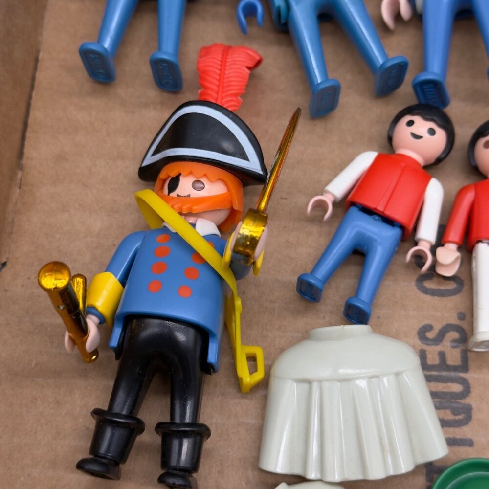 Vintage Playmobil People Accessories Lot Stop Light Hats Tools Parking Meter Etc - Picture 10 of 16